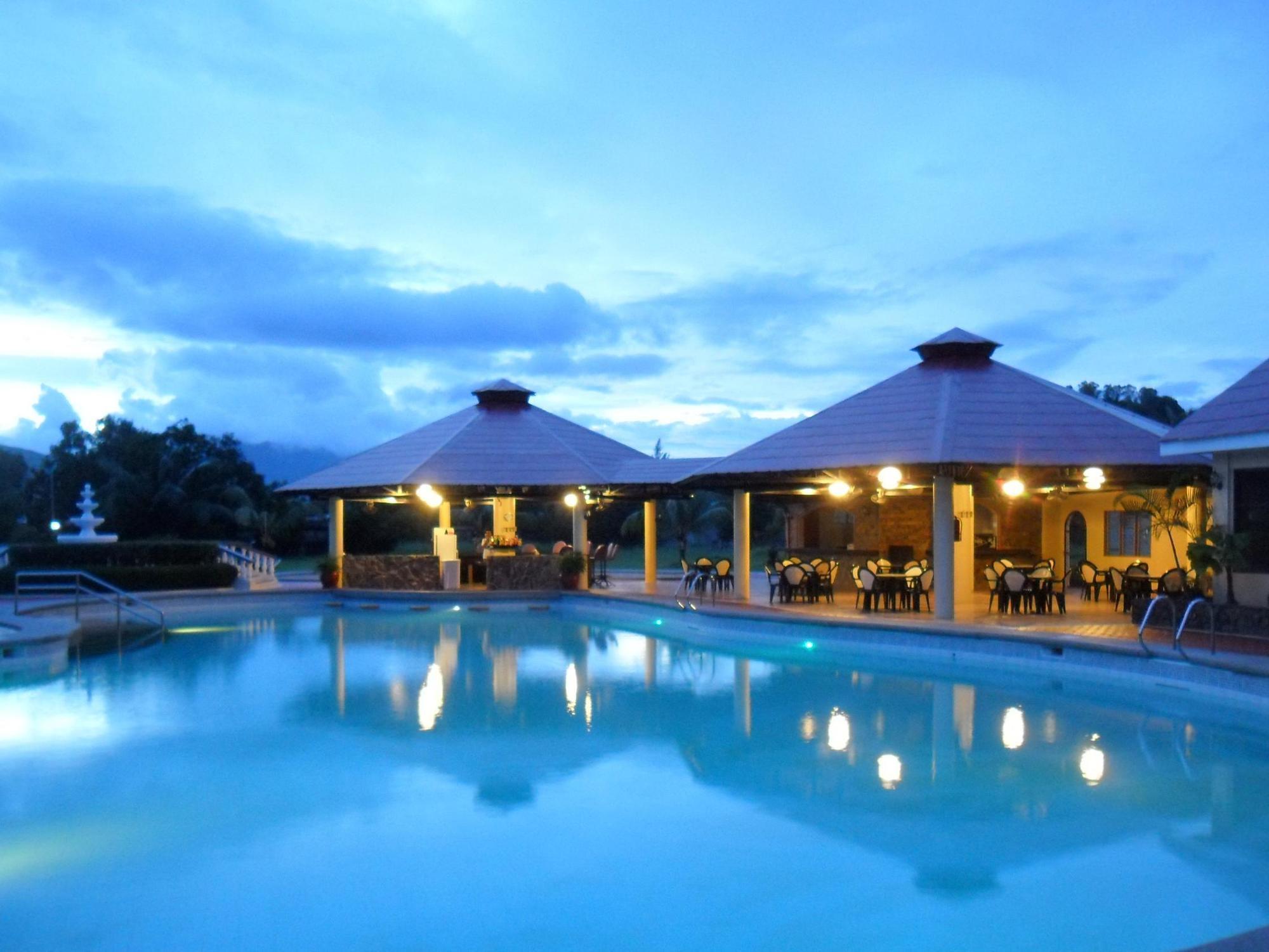 Subic Waterfront Resort And Hotel Екстер'єр фото