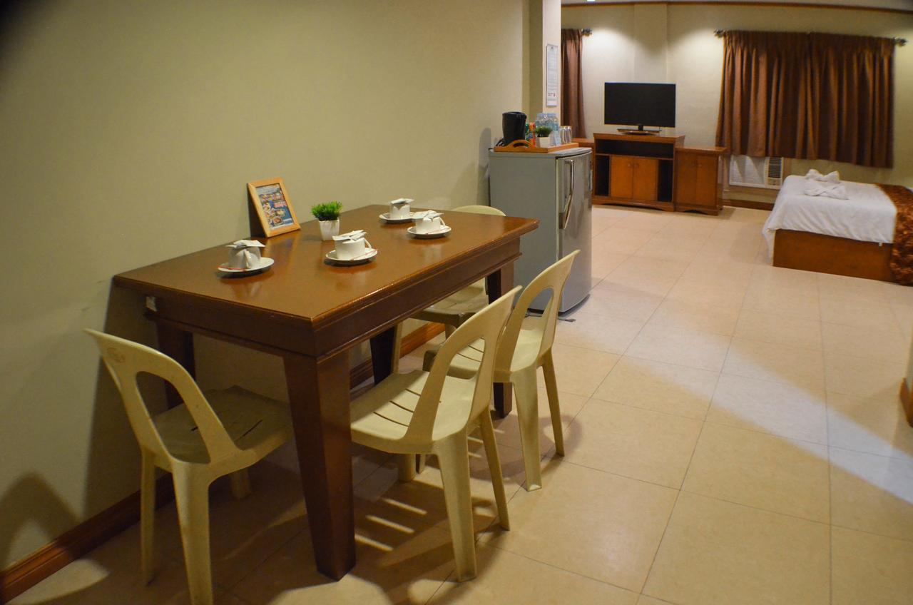 Subic Waterfront Resort And Hotel Екстер'єр фото