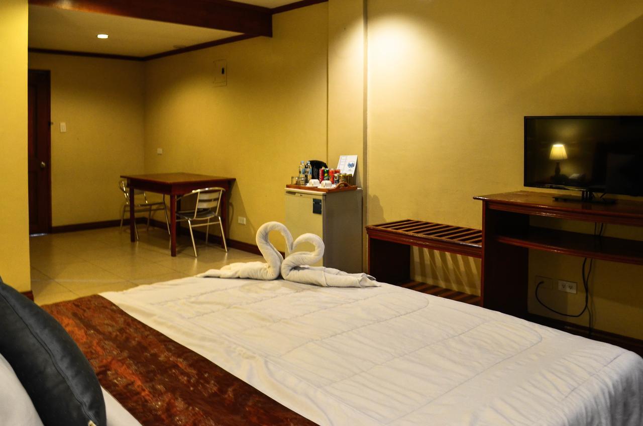 Subic Waterfront Resort And Hotel Екстер'єр фото