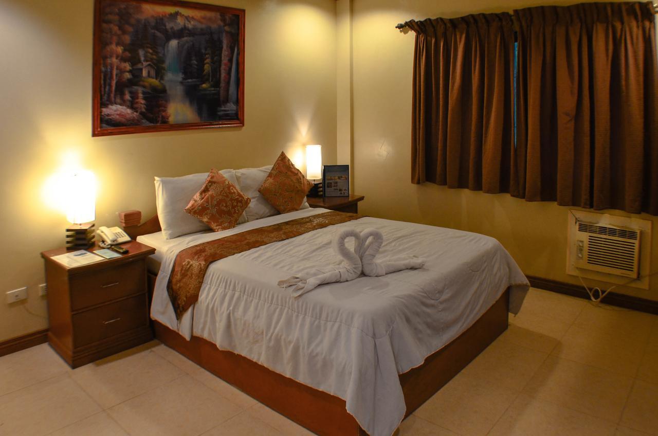 Subic Waterfront Resort And Hotel Екстер'єр фото