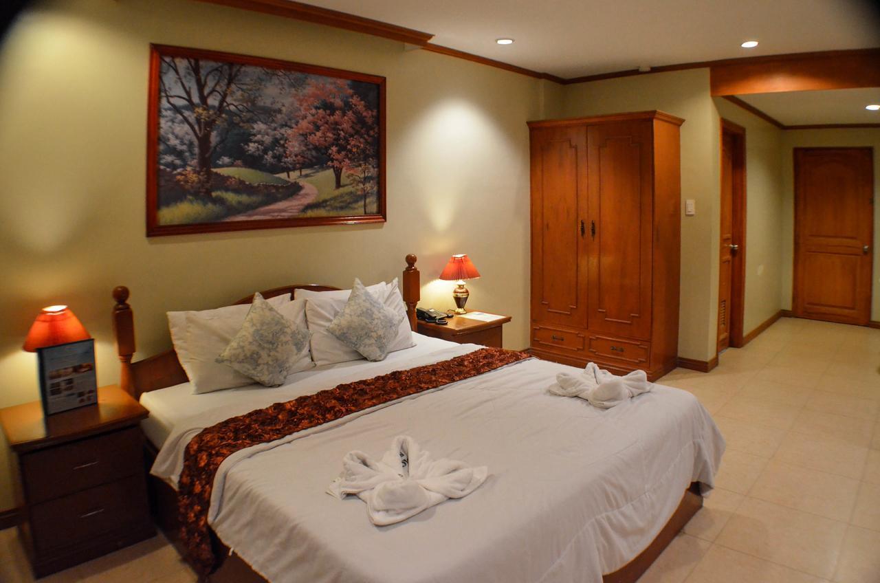 Subic Waterfront Resort And Hotel Екстер'єр фото