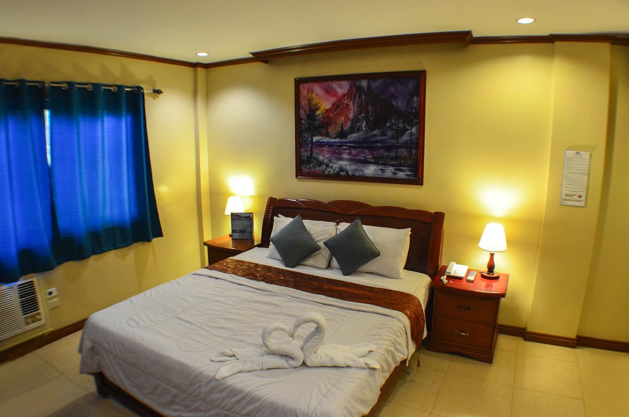 Subic Waterfront Resort And Hotel Екстер'єр фото