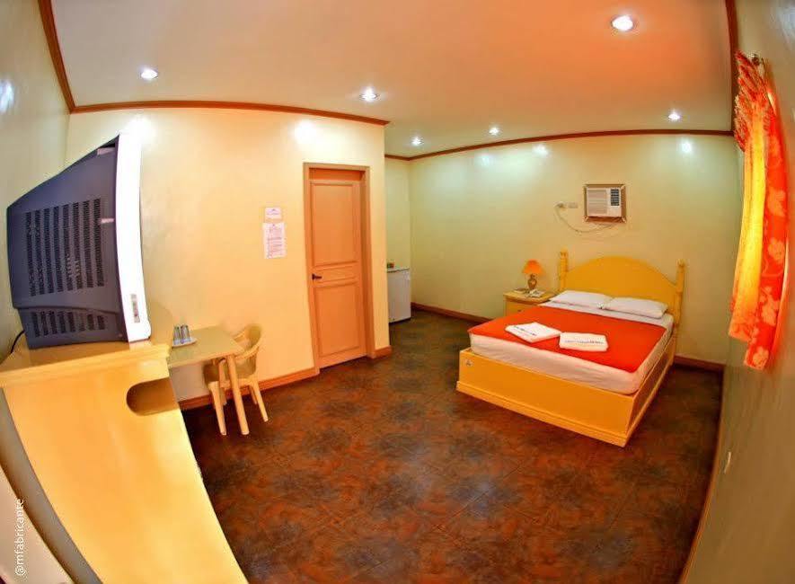 Subic Waterfront Resort And Hotel Екстер'єр фото