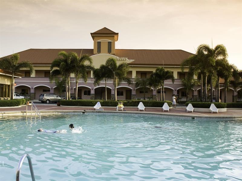 Subic Waterfront Resort And Hotel Екстер'єр фото